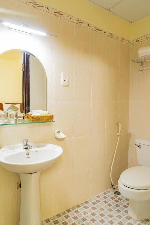 Cosmo Square Hotel Ho Chi Minh City Exterior photo